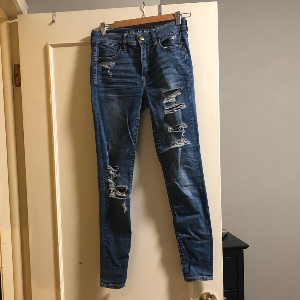 American Eagle distressed jeggings